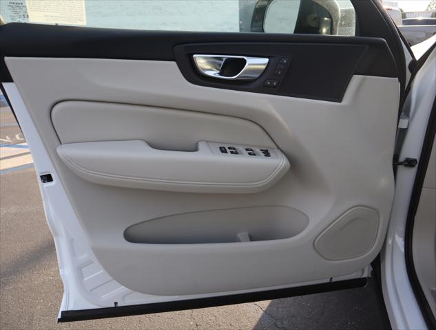 2025 Volvo XC60 Plug-In Hybrid Plus