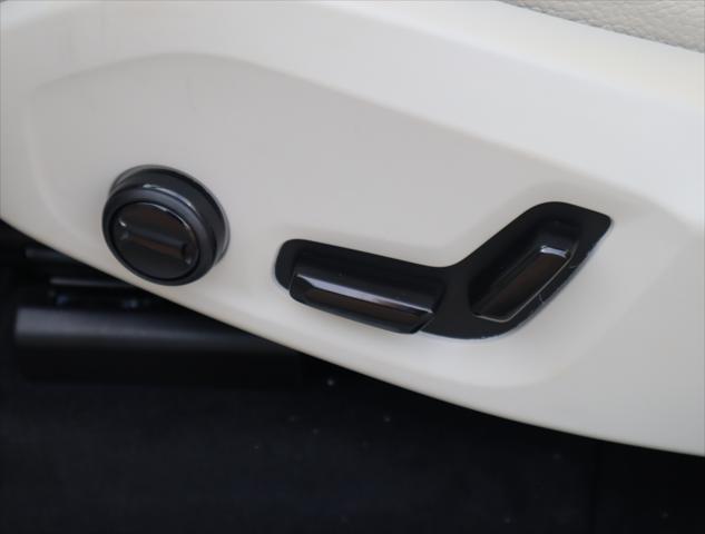 2025 Volvo XC60 Plug-In Hybrid Plus