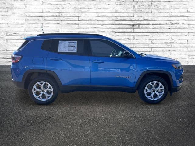 2025 Jeep Compass COMPASS LATITUDE 4X4
