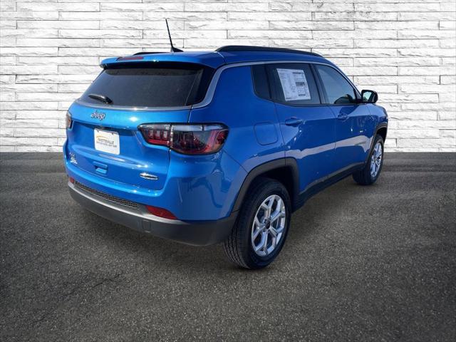 2025 Jeep Compass COMPASS LATITUDE 4X4