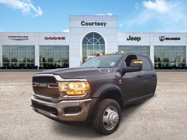 2024 RAM Ram 5500 Chassis Cab RAM 5500 TRADESMAN CHASSIS CREW CAB 4X4 84 CA