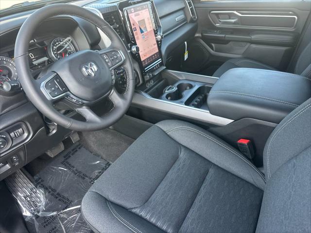 2025 Ram 1500 Big Horn Crew Cab 4x4 5'7" Box