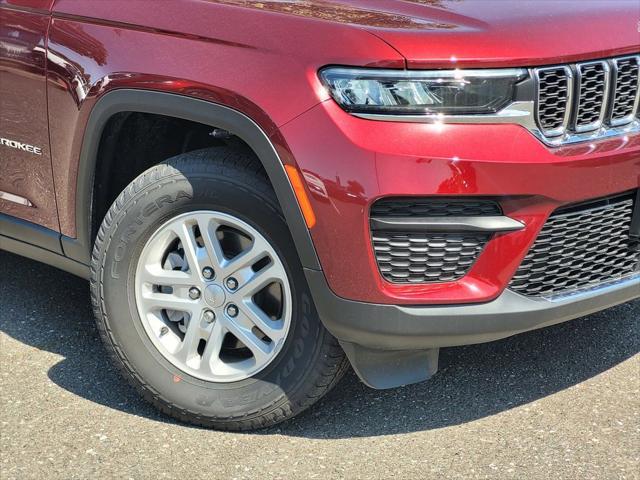 2024 Jeep Grand Cherokee GRAND CHEROKEE LAREDO 4X4