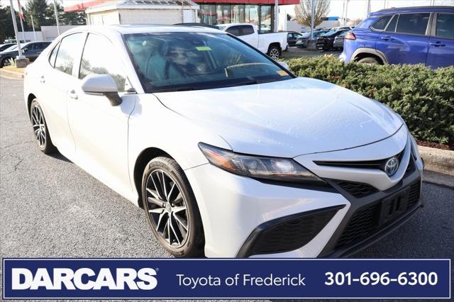 2024 Toyota Camry Hybrid SE