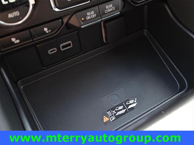 2024 Chevrolet Suburban 2WD LT