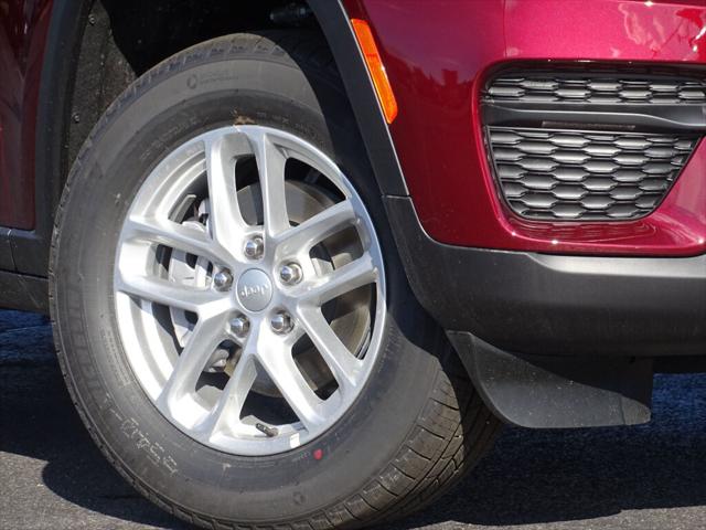 2025 Jeep Grand Cherokee GRAND CHEROKEE LAREDO X 4X4