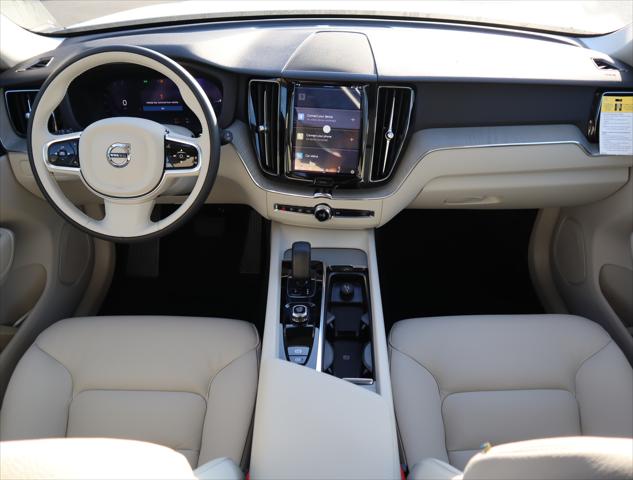 2025 Volvo XC60 Plug-In Hybrid Plus