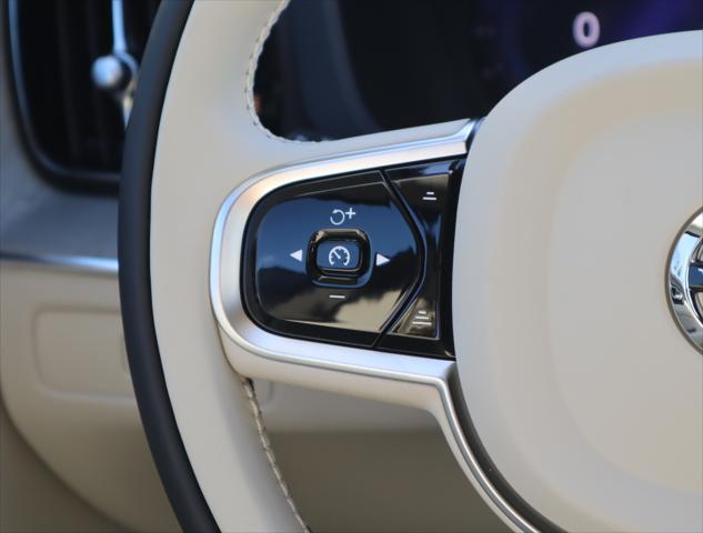 2025 Volvo XC60 Plug-In Hybrid Plus