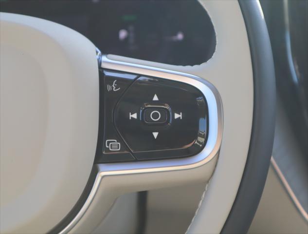 2025 Volvo XC60 Plug-In Hybrid Plus