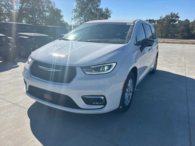 2025 Chrysler Pacifica PACIFICA SELECT