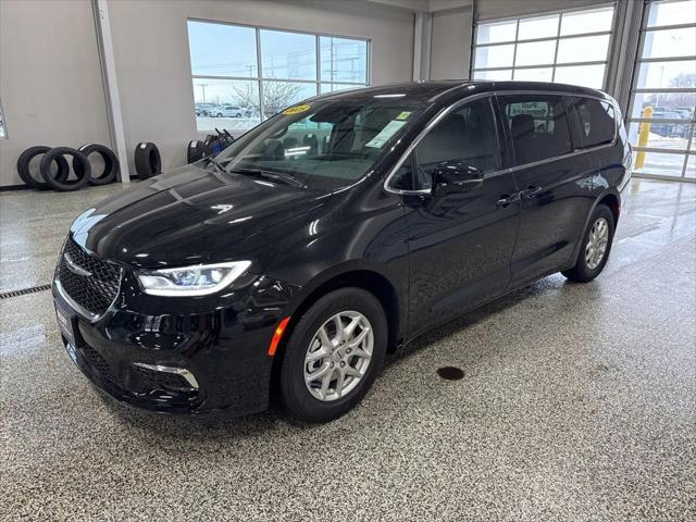 2025 Chrysler Pacifica PACIFICA SELECT