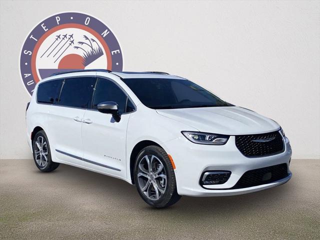 2025 Chrysler Pacifica PACIFICA PINNACLE