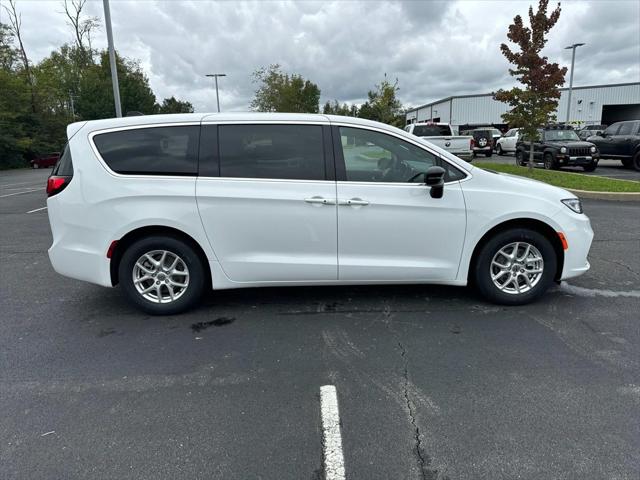 2025 Chrysler Pacifica PACIFICA SELECT