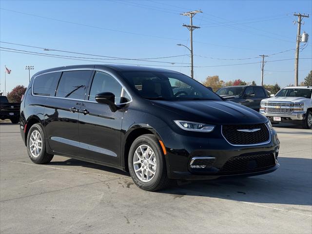 2025 Chrysler Pacifica PACIFICA SELECT