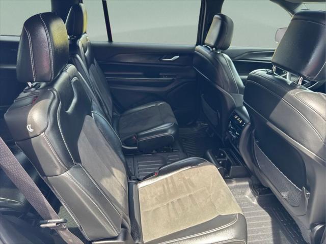 2023 Jeep Grand Cherokee L Altitude 4x2