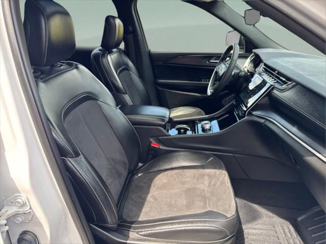 2023 Jeep Grand Cherokee L Altitude 4x2