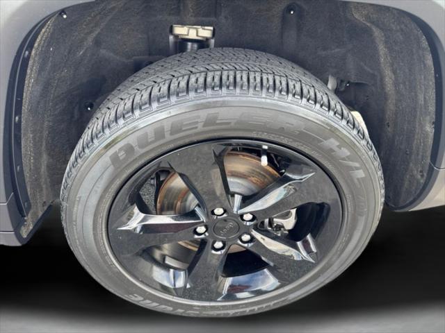 2023 Jeep Grand Cherokee L Altitude 4x2