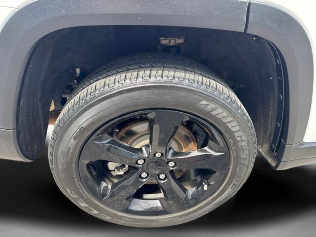 2023 Jeep Grand Cherokee L Altitude 4x2