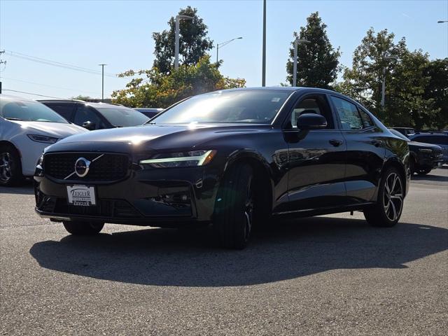 2024 Volvo S60 B5 Ultimate Dark Theme