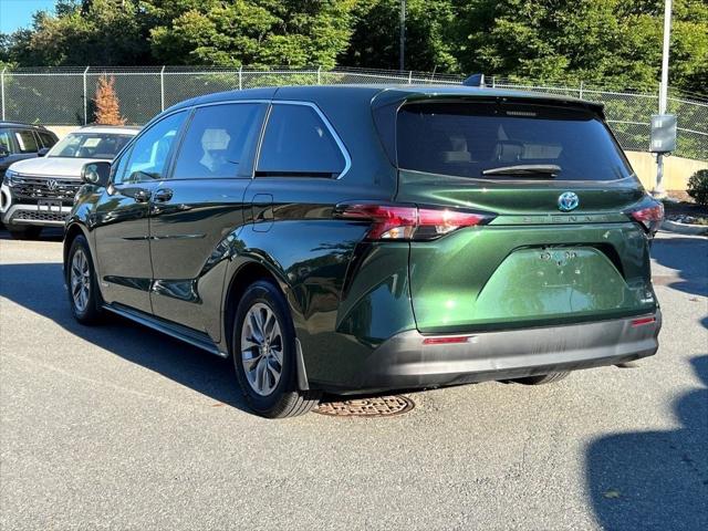 2021 Toyota Sienna LE