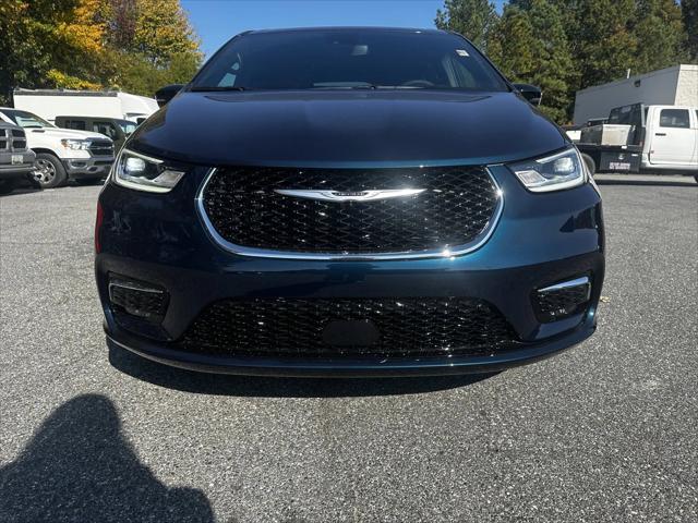 2025 Chrysler Pacifica PACIFICA SELECT