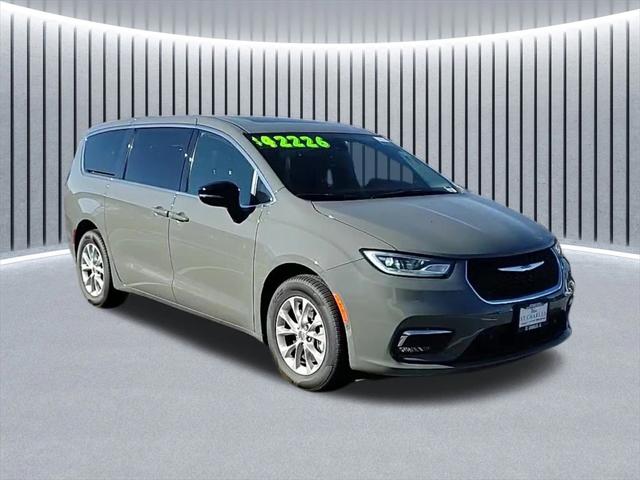 2025 Chrysler Pacifica PACIFICA SELECT AWD