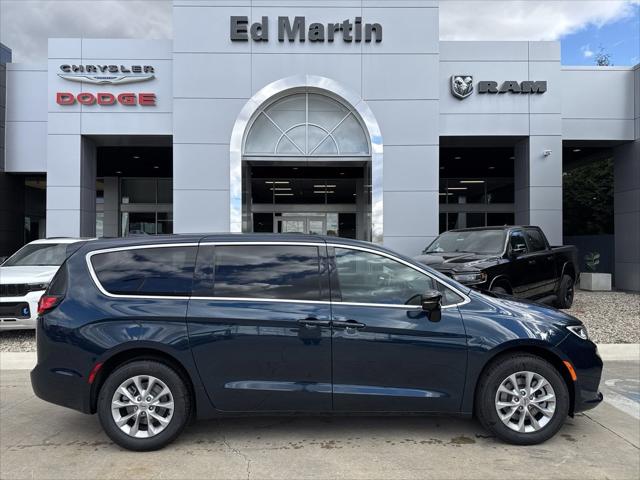 2025 Chrysler Pacifica PACIFICA SELECT AWD