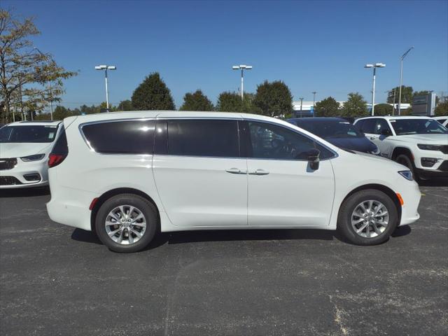 2025 Chrysler Pacifica PACIFICA SELECT AWD