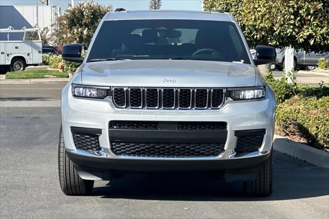 2025 Jeep Grand Cherokee GRAND CHEROKEE L LAREDO X 4X4