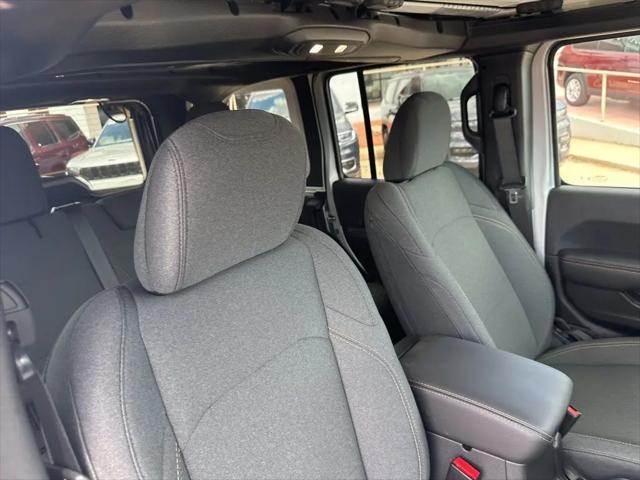 2024 Jeep Wrangler 4-Door Sahara 4x4