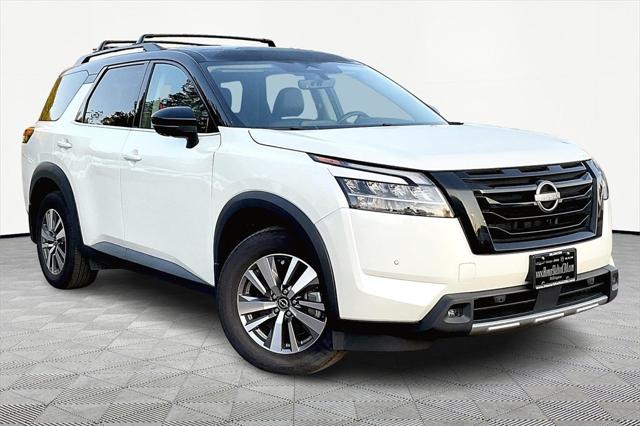 2023 Nissan Pathfinder SL 4WD