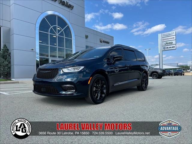 2023 Chrysler Pacifica Limited AWD