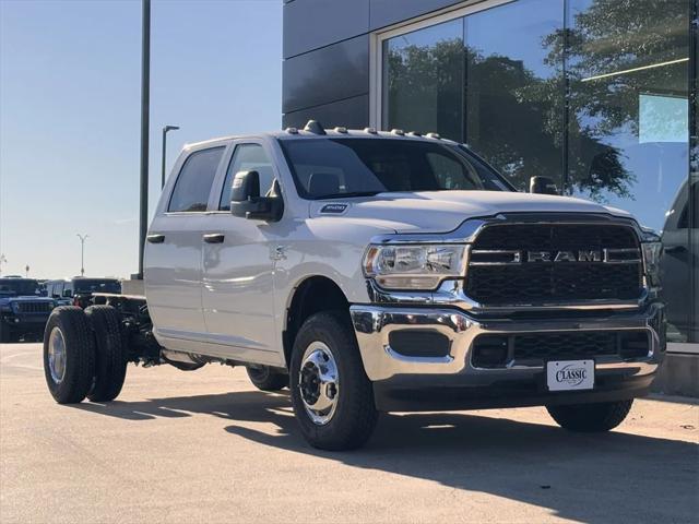 2024 RAM Ram 3500 Chassis Cab RAM 3500 TRADESMAN CREW CAB CHASSIS 4X4 60 CA