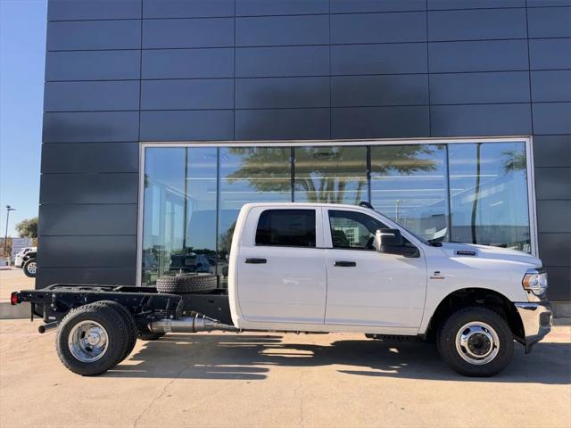 2024 RAM Ram 3500 Chassis Cab RAM 3500 TRADESMAN CREW CAB CHASSIS 4X4 60 CA