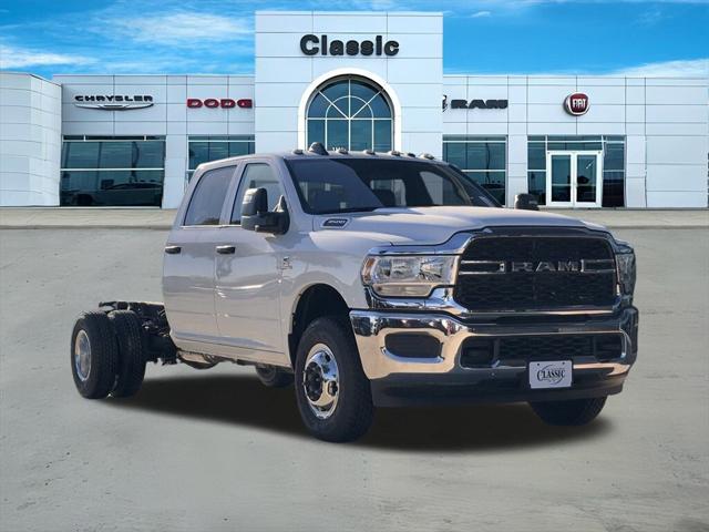 2024 RAM Ram 3500 Chassis Cab RAM 3500 TRADESMAN CREW CAB CHASSIS 4X4 60 CA