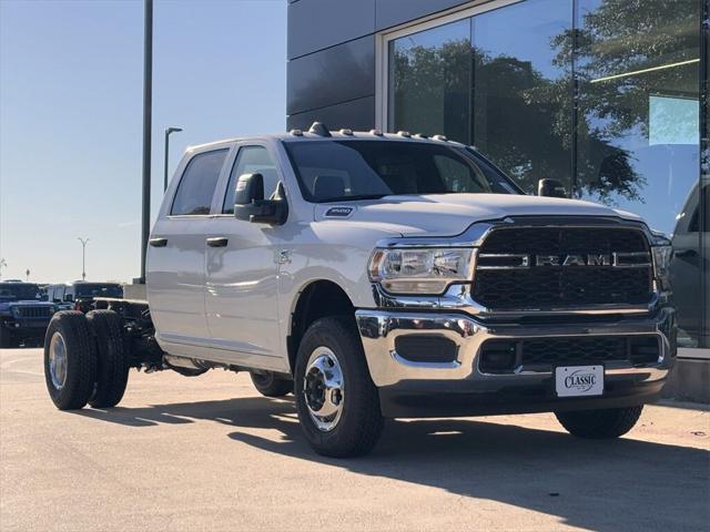 2024 RAM Ram 3500 Chassis Cab RAM 3500 TRADESMAN CREW CAB CHASSIS 4X4 60 CA