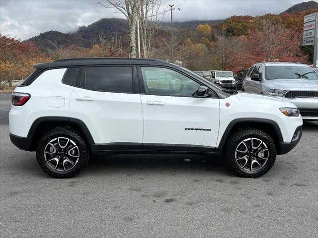 2025 Jeep Compass COMPASS TRAILHAWK 4X4