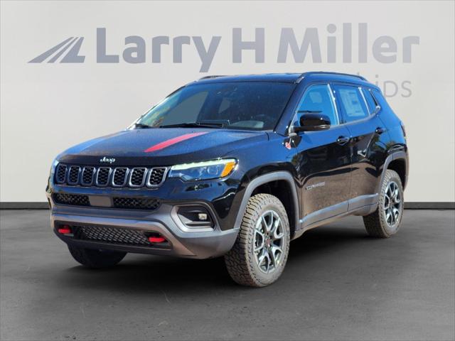 2025 Jeep Compass COMPASS TRAILHAWK 4X4