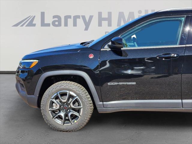 2025 Jeep Compass COMPASS TRAILHAWK 4X4