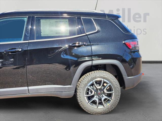 2025 Jeep Compass COMPASS TRAILHAWK 4X4