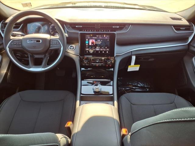 2025 Jeep Grand Cherokee GRAND CHEROKEE L LAREDO 4X2