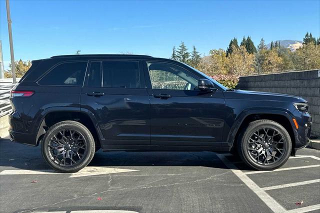 2025 Jeep Grand Cherokee GRAND CHEROKEE SUMMIT 4X4