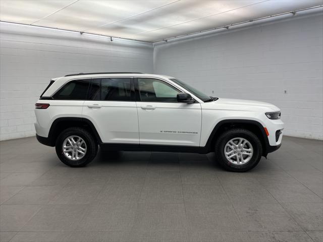 2025 Jeep Grand Cherokee GRAND CHEROKEE LAREDO 4X4