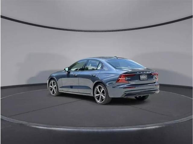 2024 Volvo S60 B5 Core Dark Theme