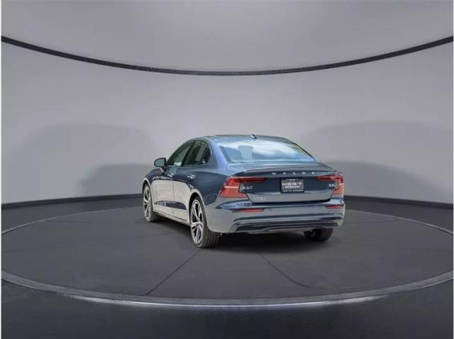 2024 Volvo S60 B5 Core Dark Theme