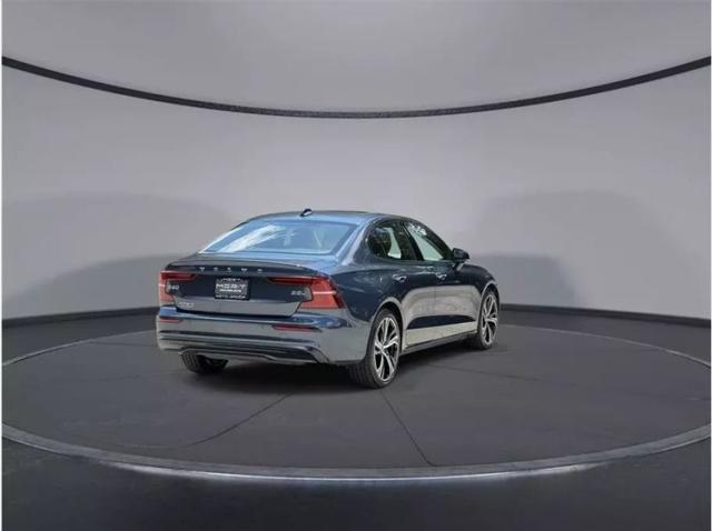 2024 Volvo S60 B5 Core Dark Theme