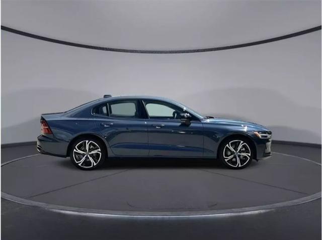 2024 Volvo S60 B5 Core Dark Theme