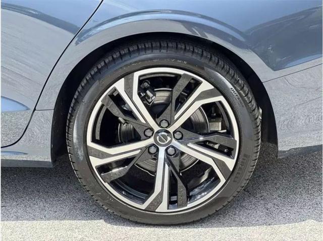 2024 Volvo S60 B5 Core Dark Theme