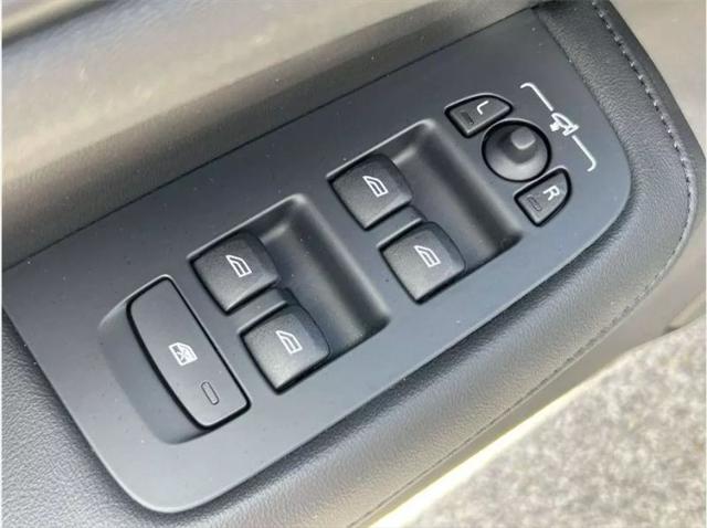 2024 Volvo S60 B5 Core Dark Theme