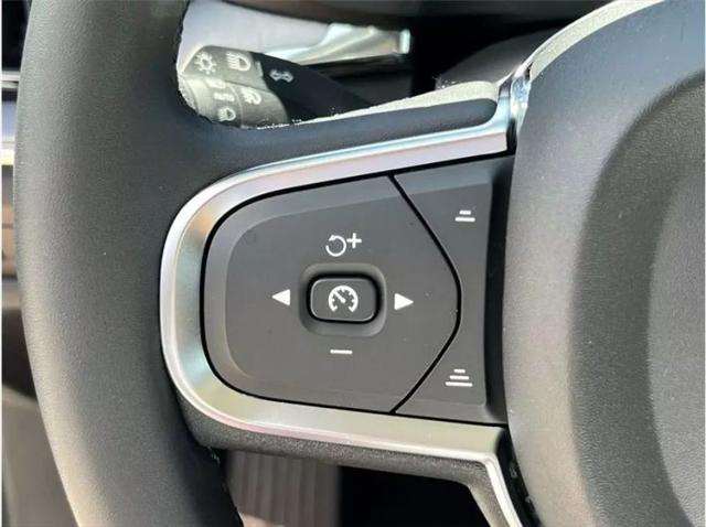 2024 Volvo S60 B5 Core Dark Theme